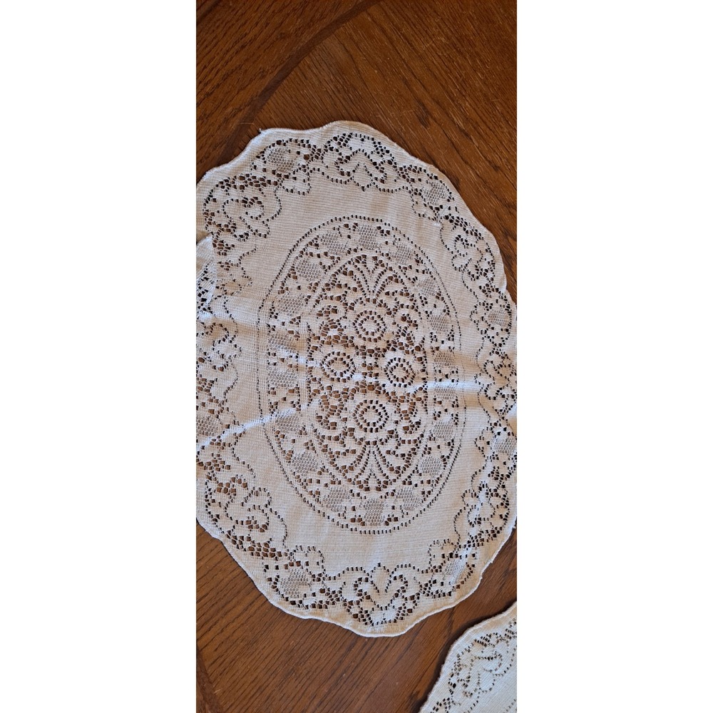 12 Quaker Lace oval placemats cotton poly blend - Picture 5 of 7